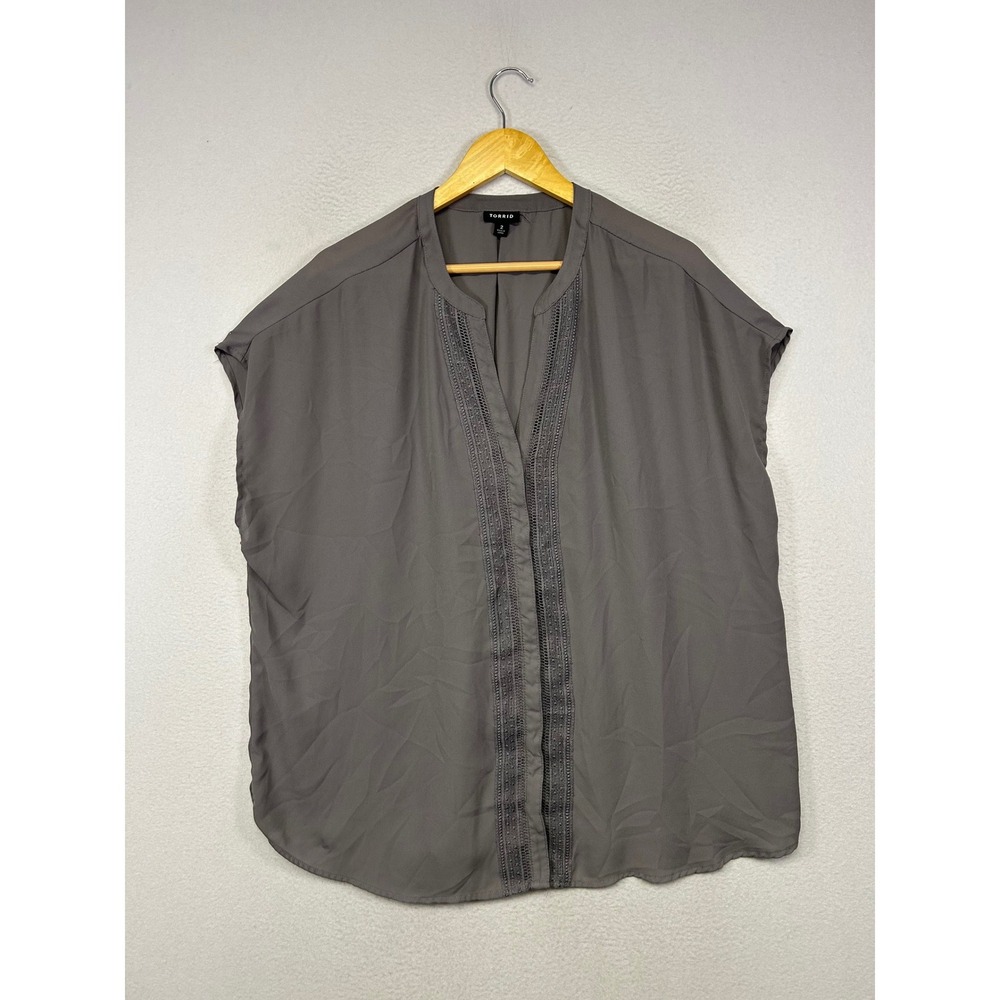 Boho Career Torrid Women 2 Gray Crochet Lace Trim Hidden Button Georgette Blouse